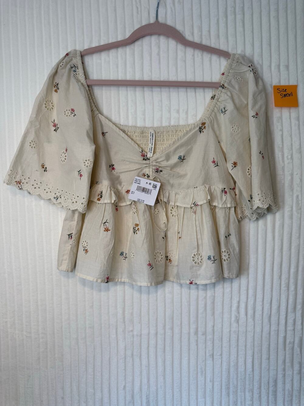 NWT with minor CALLOUT-American Eagle size small floral boho festival top